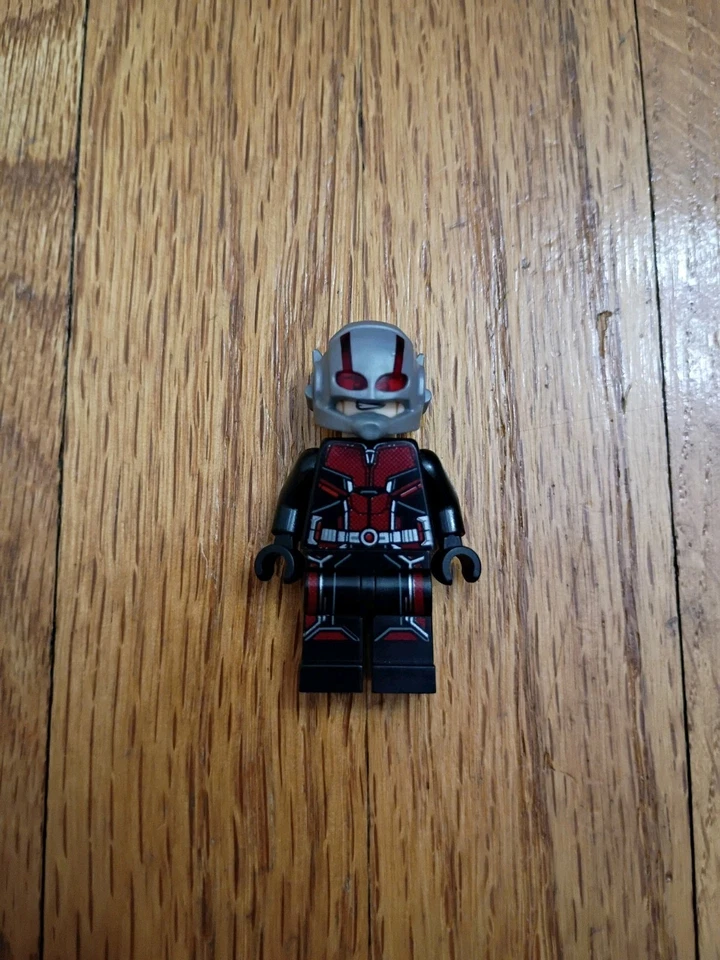Lego Marvel Ant Man SH0516 minifigure - Image 1 of 4