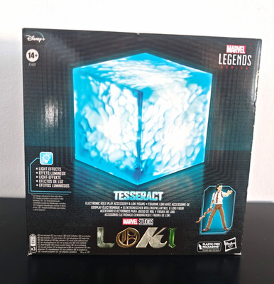 Marvel Legends Series Loki Figur Tesseract mit Lichteffekten
