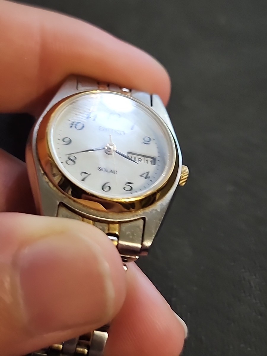 Seiko Women V138-0AA0 Solar Watch 2 Tone Bracelet Band White Dial