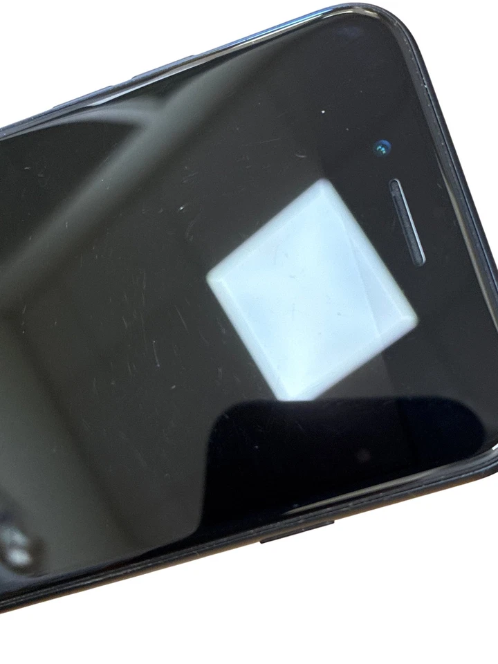 Apple iPhone SE 2nd Gen 64GB Black Smartphone Box Included - Image 4 of 4