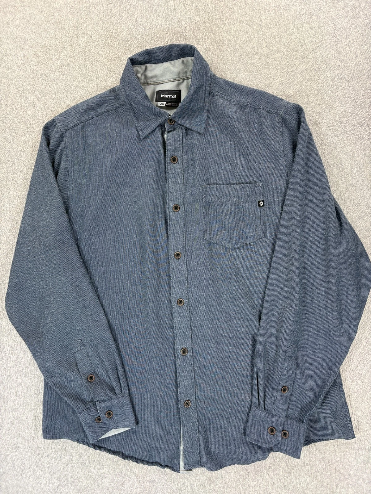 Marmot Cotton Blend Long Sleeve Button Down Shirt (Men's Large) Blue