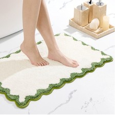 Small Scalloped Bath Mat White Green Plush Microfiber Non Slip 17x24 Inch