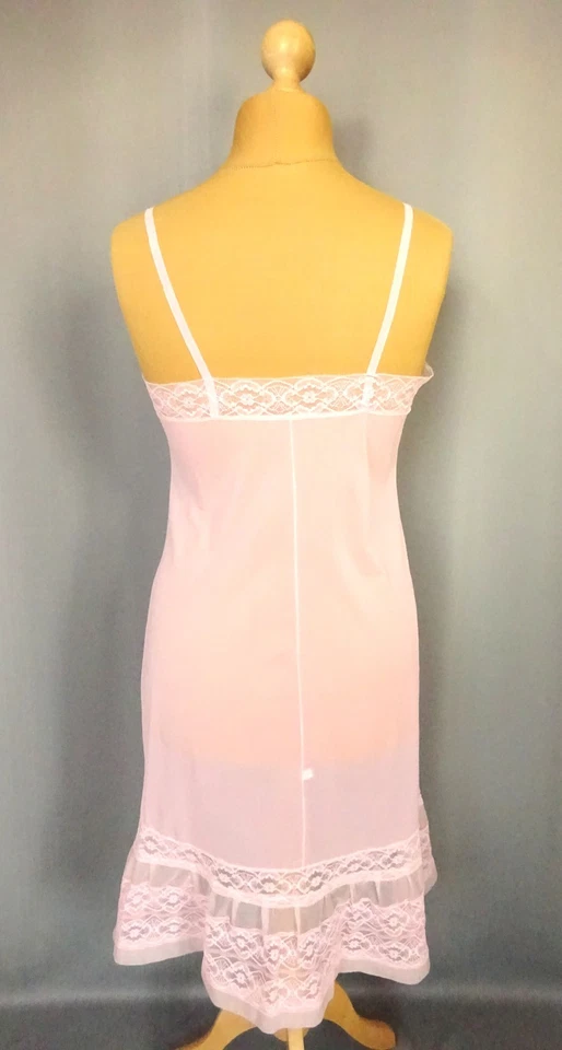 Très Jolie Nuisette vintage 70 dentelle rose Pastel Taille M FR40 US8 UK12 EU38 - Photo 3/4