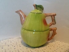 Peggy Jo Ackley Pear Teapot With Mug CIC