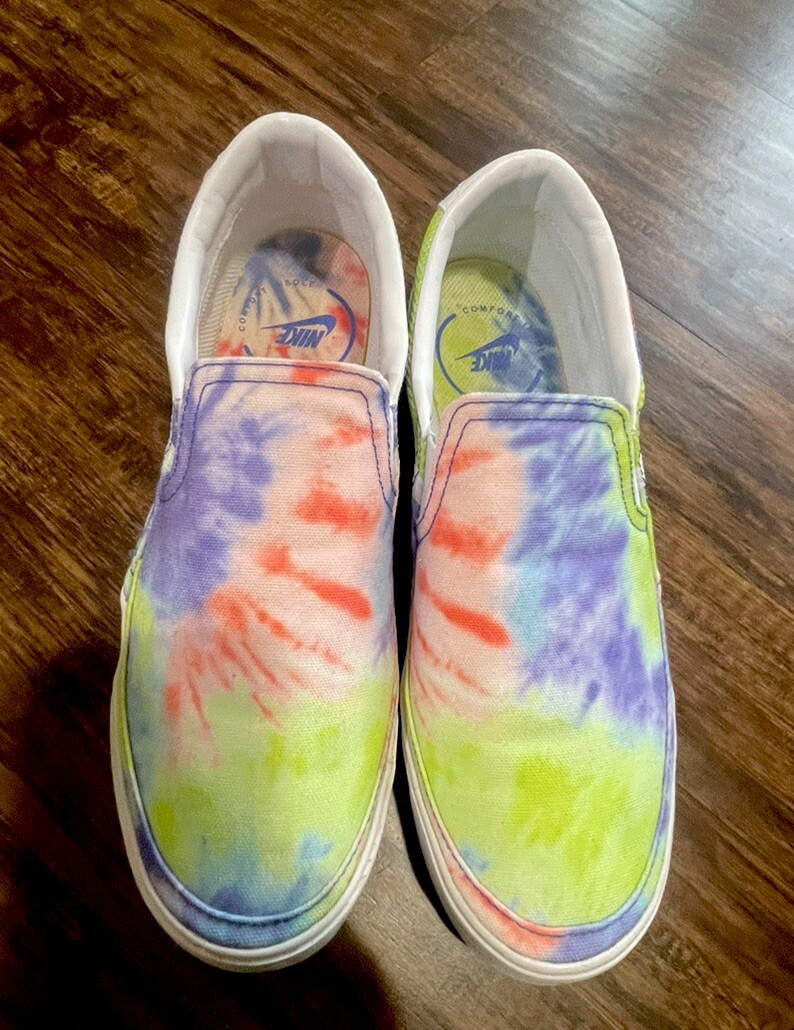 Nike Tie Dye Slide On Tennis Shoes Womens Blue and Lime Green Size