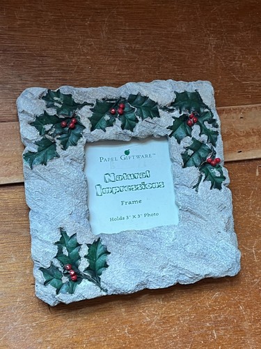 Papal Giftware Natural Impressions Gray Resin w Green & Red Holly Leaves & Berri - Picture 2 of 6