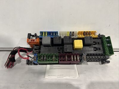 Mercedes W166 ML GLE W292 Sicherung Kasten Sicherungskasten unter 
