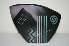John Bergen Mikasa Vase VTG Studio Abstract Planter 1991 JB91 Black Intaglio 