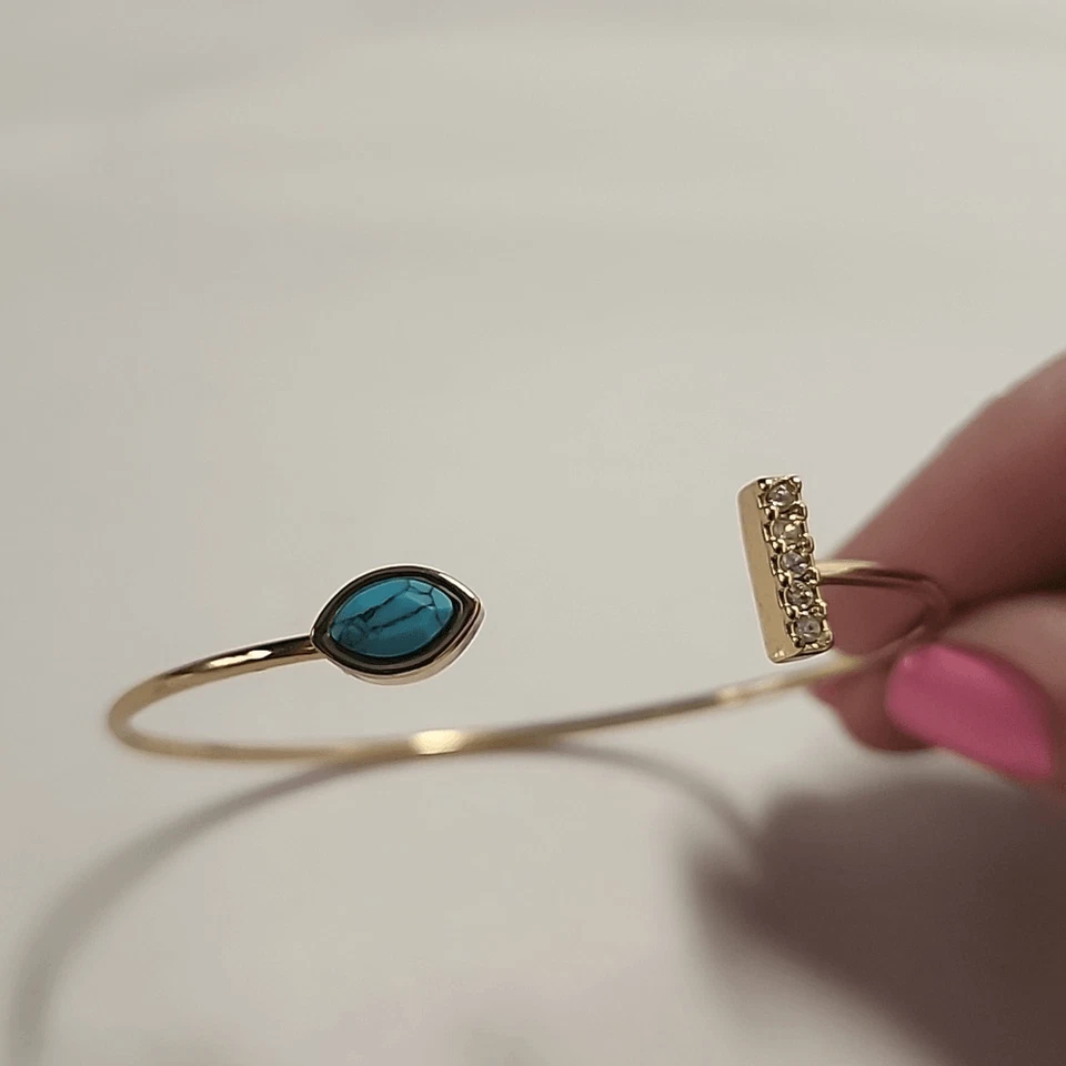 Barra de pavé y brazalete de piedra Jules Smith Foto 2 de 2