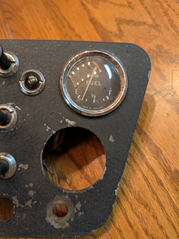 Manómetros no probados triumph TR3A TR3B fascia central con interruptores e medidores Foto 4 de 4