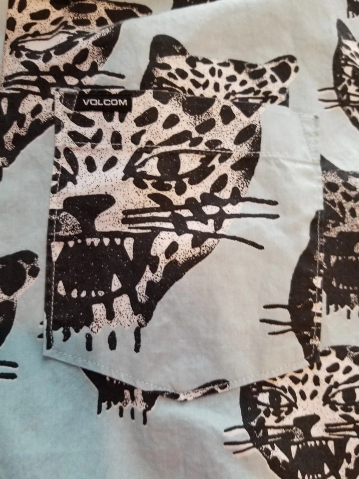 Volcom Netflix Outer Banks OBX Men Small Blue John B Treasure Hunt Leopard P4L - Image 3 of 4