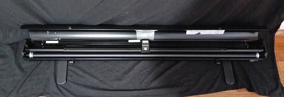 Projetor portátil Draper RoadWarrior tela branco fosco HDTV 16:10 57" 230009 - Imagem 3 de 4