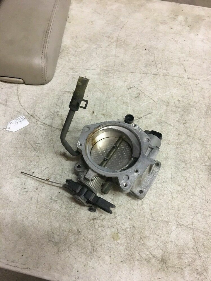 Throttle Body  1998 Cadillac Eldorado 4.6L - Image 2 of 3