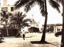 1930-40s RPPC Bishop Street Honolulu Hawaii Docked Ship Old Cars Palm Trees Vtg