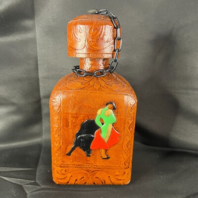 Bar Ornament - spanische grüne Glasflasche mit Lederbezug - Stil der 60er Jahre