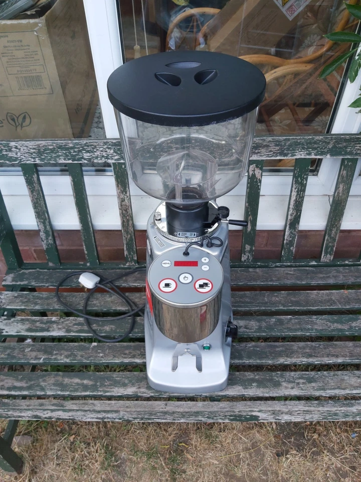 Mazzer Major ONDEMAND Commercial Espresso Coffee Grinder - Image 1 of 4