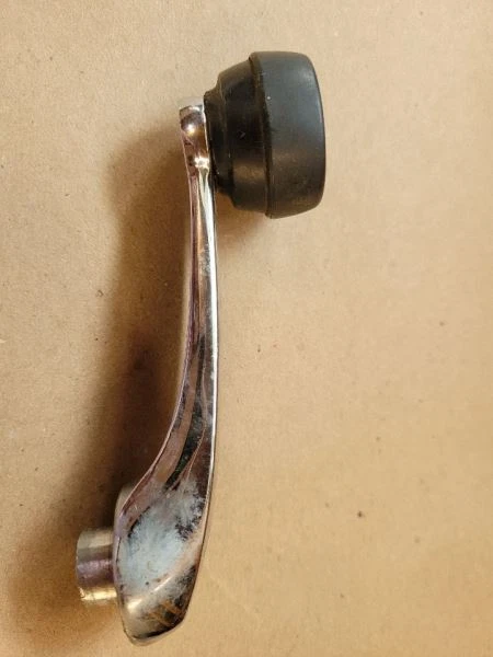 Camioneta Dodge D150 1985 puerta ventana manivela delantera Foto 4 de 4