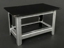 METAL WORK BENCH FOR 1/18 SCALE MODELS BY AMERICAN DIORAMA 77519
