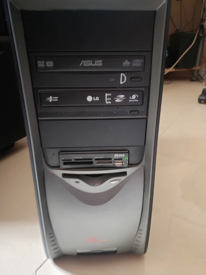 Custom Build Desktop PC AMD FX-4100 quad core 3.6 ghz ram 8 gb 700 gb hdd win 11 - Image 4 of 4