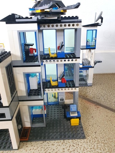 LEGO 2017 City 60141 Poste de Police Station 100% Complet + (Notice) - Photo 11/16
