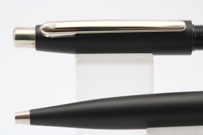 Vintage Sheaffer VFM Mattschwarz Kugelschreiber mit Nickelrand (neue Mine)