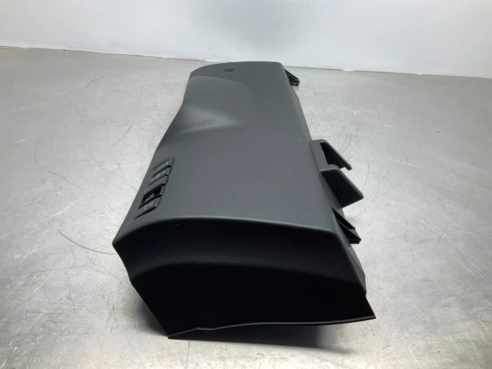 Nissan Armada 2008-2012 rodillera conductor izquierdo moldura 68106ZQ00 OEM Foto 3 de 4