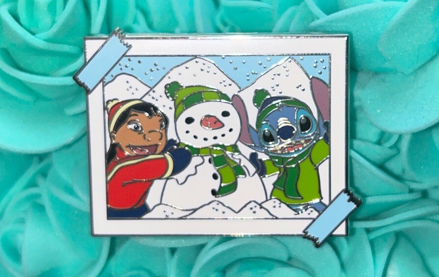 Stitch pin. Blind Box Pins. LILO & Stitch Building A Sand Castle