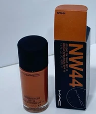 MAC Studio Fix Fluid SPF15 Foundation Shade NW44 Beige 30ml New In Box