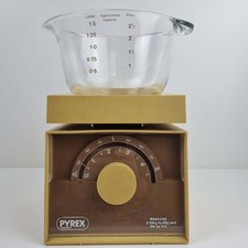 Vintage 1970s Retro Pyrex Kitchen Weighing Scales and Glass Measuring Bowl