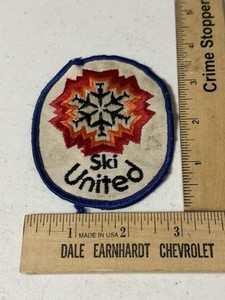 RARE VINTAGE PATCH SKI UNITED SKIING SNOW FLAKE ORIGINAL 1970’s SOUVENIR OLD WOW