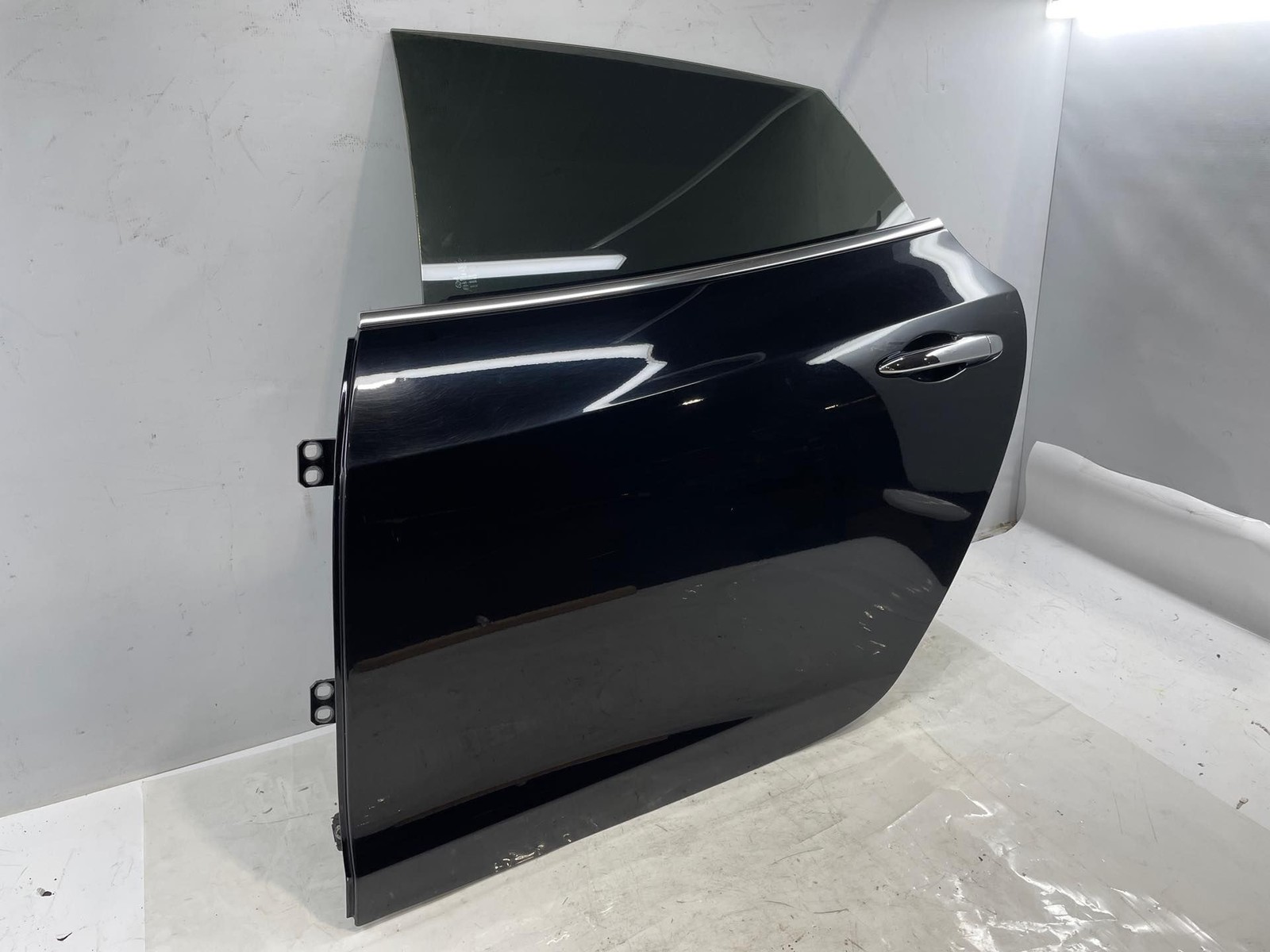 2014 Maserati Quattroporte S LH Driver Rear Door Assembly Dirt In Paint Scratch