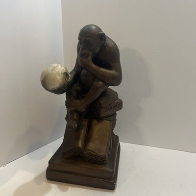 VTG 1962, 1968 AUSTIN Productions DARWIN Thinker Ape Holding Skull Statue 13.5 