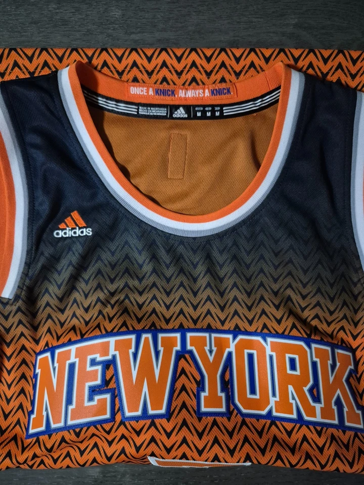 5 Piece Adidas Nike New York Knicks Carmelo Anthony Jersey & Hoodie size MEDIUM - Image 4 of 4