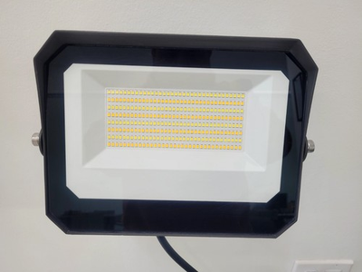 #ad flood light 80w $70.00