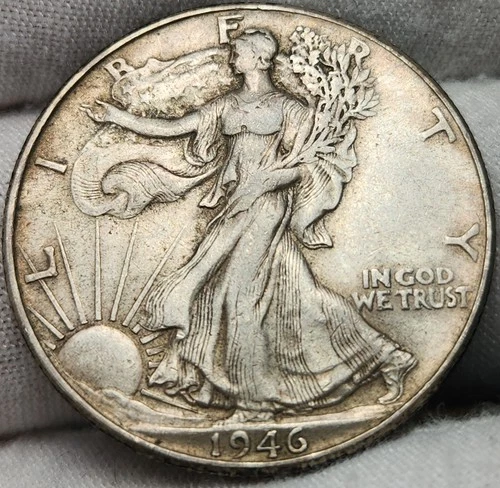 1946 P Walking Liberty Half Dollar - 90% Silver - Great For Albums - WL-4628p