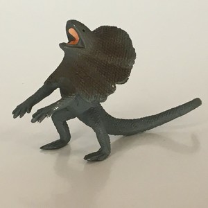 frilled lizard toy