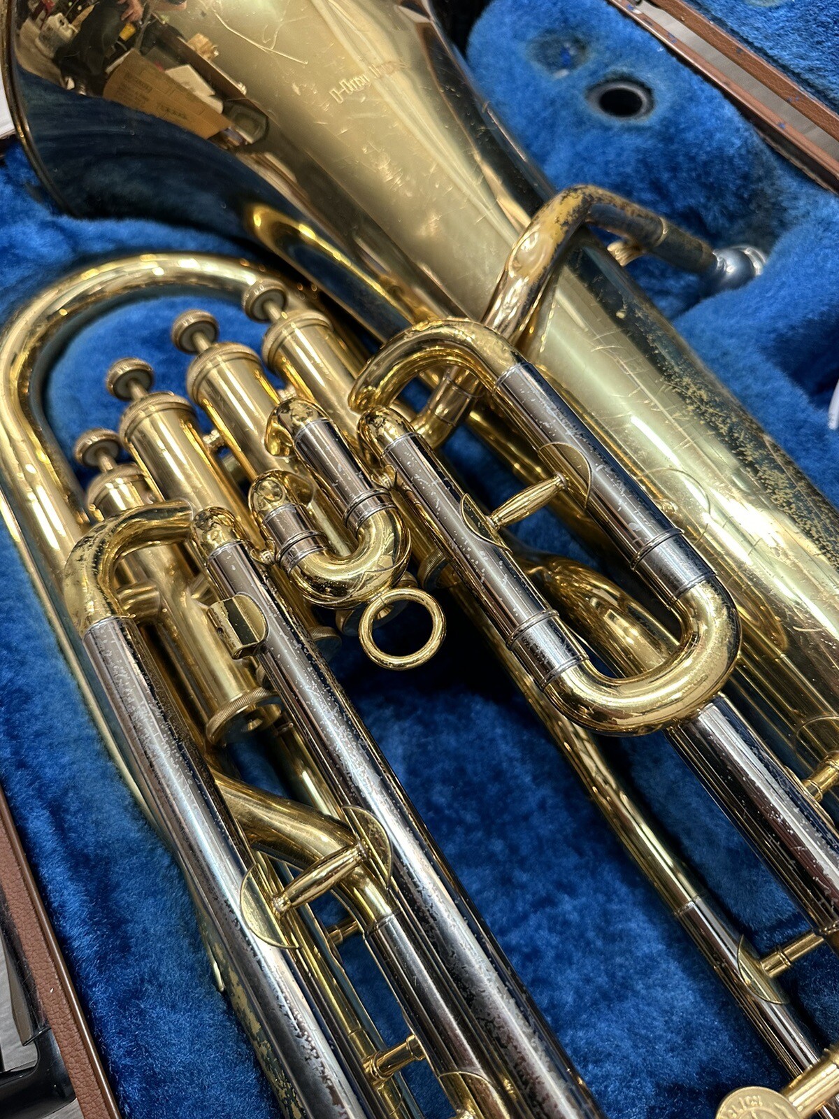 Holton Collegiate Student 4 Valve 3/4 Baritone Tuba with case