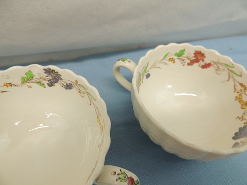 COPELAND SPODE ENGLAND LOT OF 10 CUPS WITH DOUBLE HANDLES FLORAL SCALLOPED - Picture 5 of 12