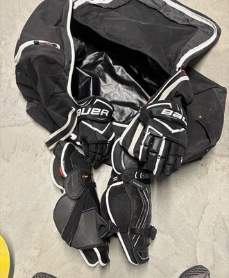 BAUER Hockey Duffle Bag With BAUER  Knee Pads, BAUER Gloves & BAUER Hockey Pants