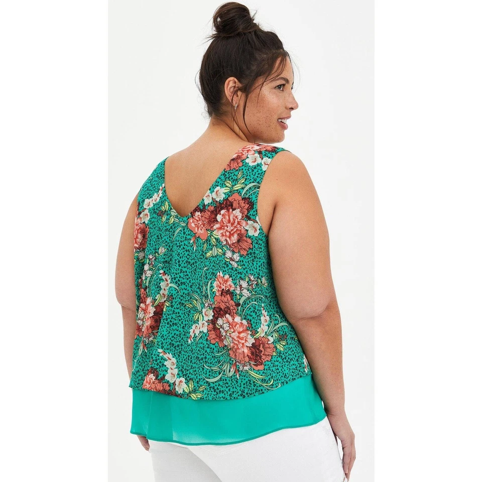 Blusa sin mangas nueva con etiquetas TORRID para mujer 1X (1) verde floral de gasa doble capa cuello en V Foto 3 de 4
