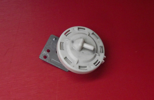 Waschmaschine BEKO WM6112W Druckschalter