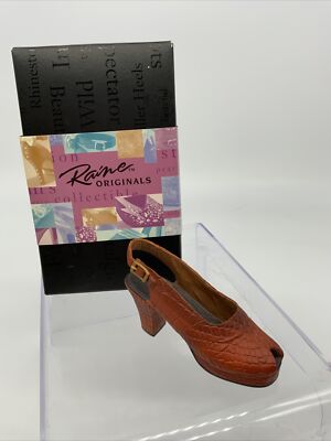 Just The Right Shoe ''IN SCALE'' Item # 25110