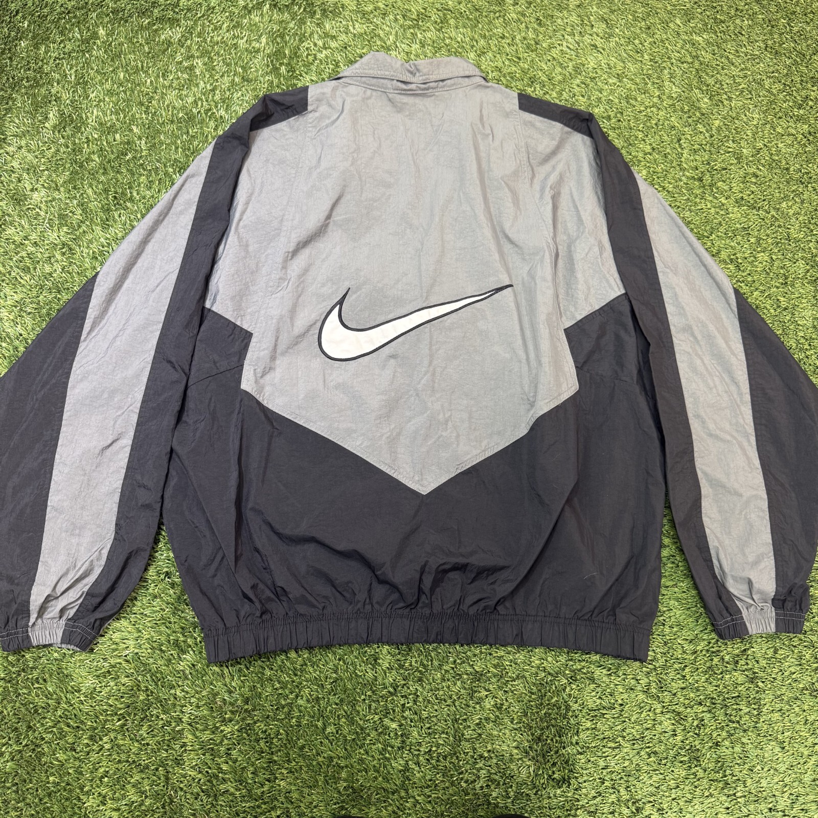 SACAI X NIKE Nike Giacca a vento vintage nera e grigia XL