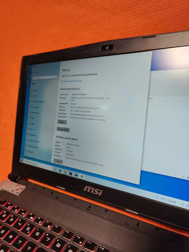 MSI MS-16J9 Core i7-7700HQ@2,80 GHz, 16 GB RAM, BUENA BATERÍA. GANA 10. PARA REPUESTOS / REPARACIÓN Foto 2 de 4