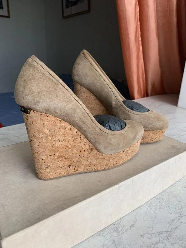 Women Jimmy Choo Heels Beige Suede 37 - Bild 1 von 4