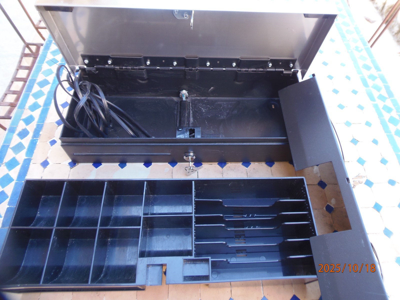 Tiroir caisse APG CASH DRAWER double caisson - Ouverture auto