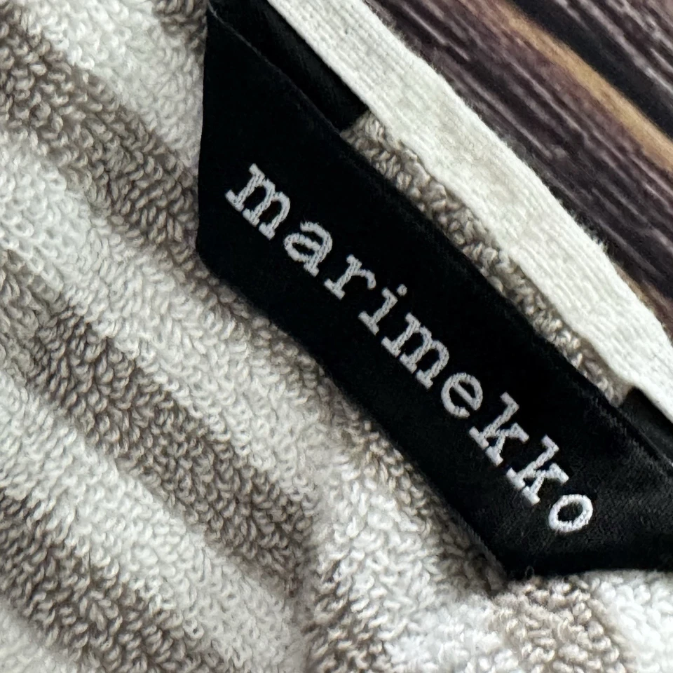 Toalla de mano Marimekko Kaksi Raitaa gris topo doble cara a rayas algodón Foto 3 de 4