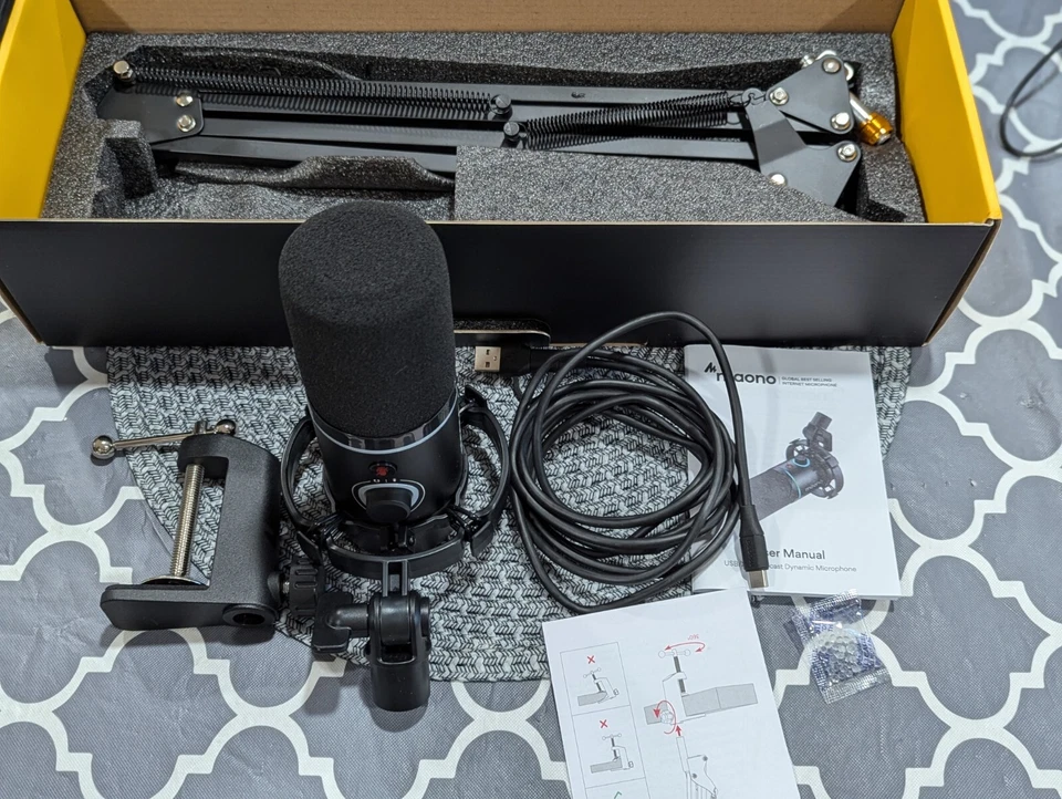 NIB MAONO PD200XS XLR/USB Dynamic Microphone Kit, RGB Podcast Mic with Software - Image 3 of 4