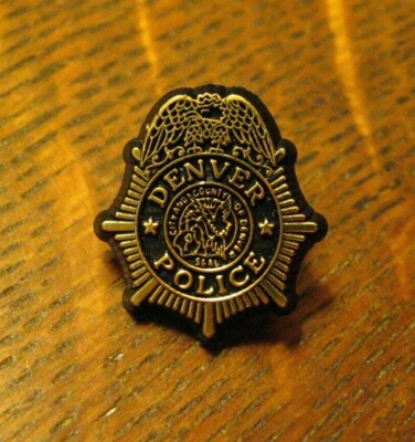 ケ*ス様 Denver Police Lieutenant バッジ Denver CO Police Department Mini Badge - Vintage Colorado PD Law