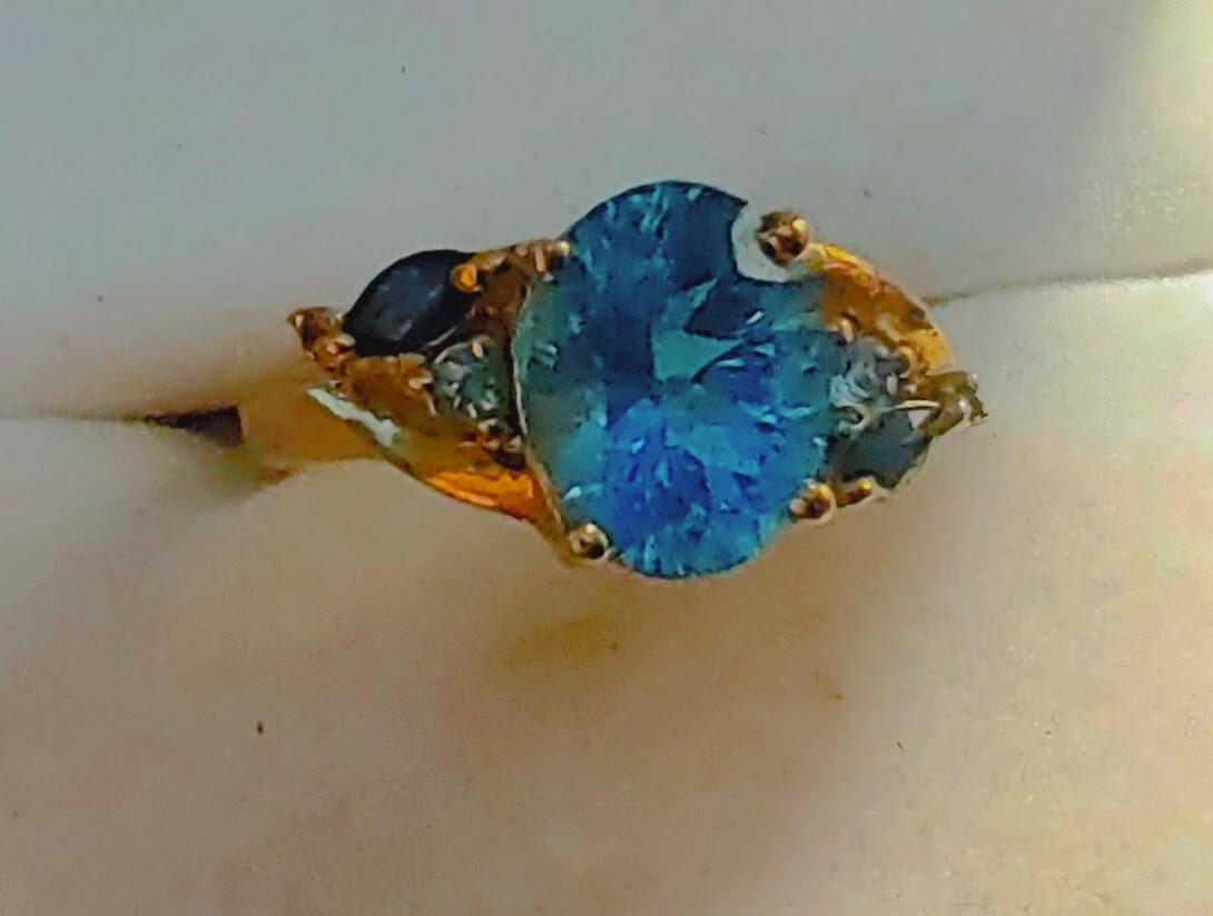 10K Solid Yellow Gold Ring with Multi-Colored Sto… - image 1